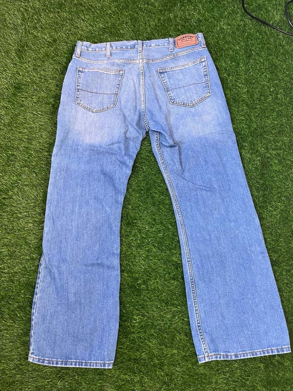 Signature by Levi Strauss & Co. Men's Light Wash Bootcut Jeans W38 L32
